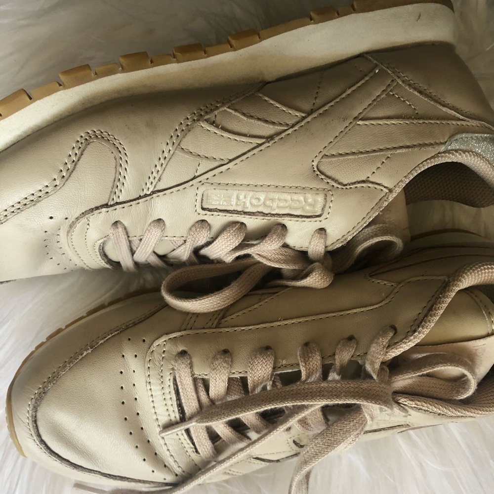 Nude Reebok’s classic